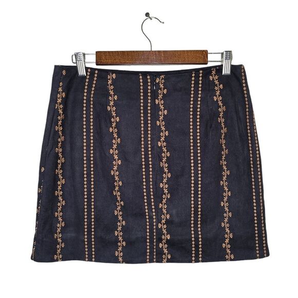 Altar'd State | Black Suede Embroidered Mini Skirt | Large - Picture 8 of 12